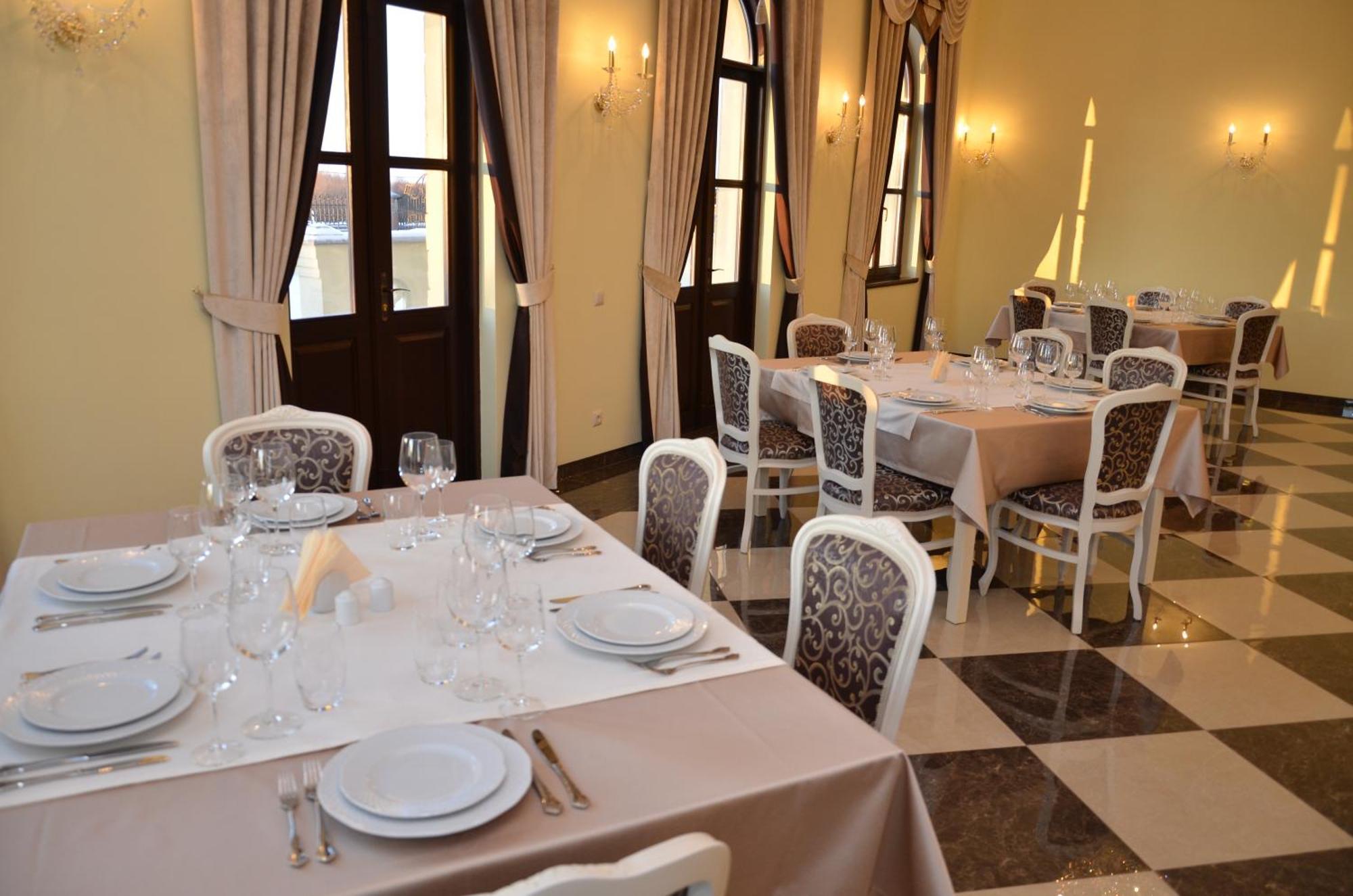 Chateau Royal Hotel Berezovka  Esterno foto